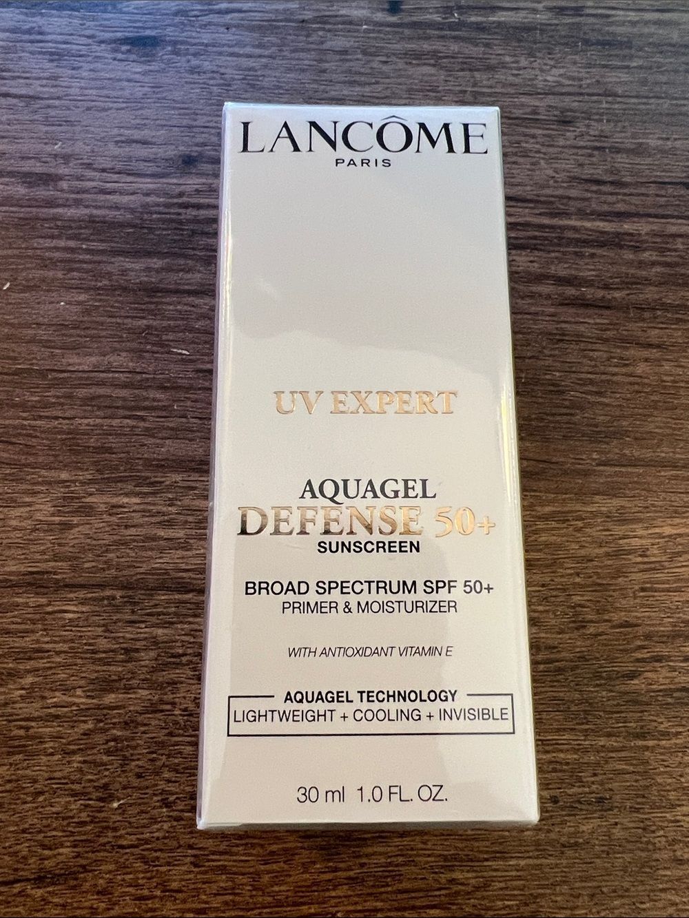 Lancôme UV Expert Aquagel Defense 50+ Sunscreen - White & Gold Packaging